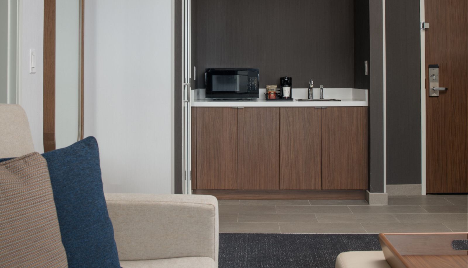 Room - Courtyard by Marriott Santa Cruz