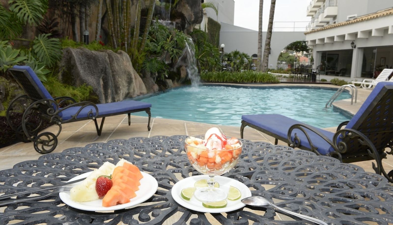 Piscina - Hotel Colonial Plaza