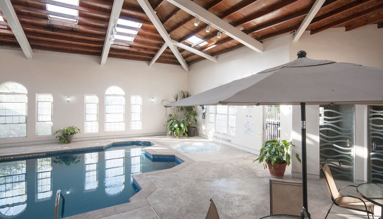 Piscina - Holiday Inn & Suites CHIHUAHUA EXPO by IHG