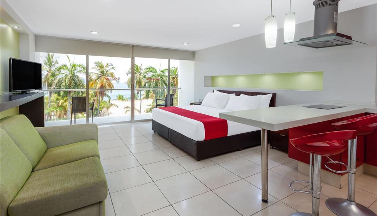 Zimmer - Ramada by Wyndham Acapulco Hotel & Suites