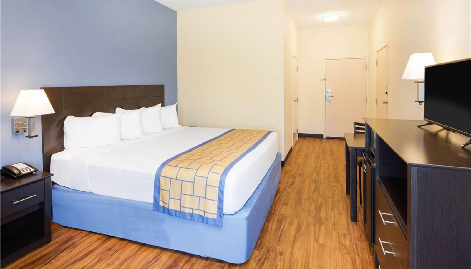 Room - Days Inn by Wyndham Macon I-75 North