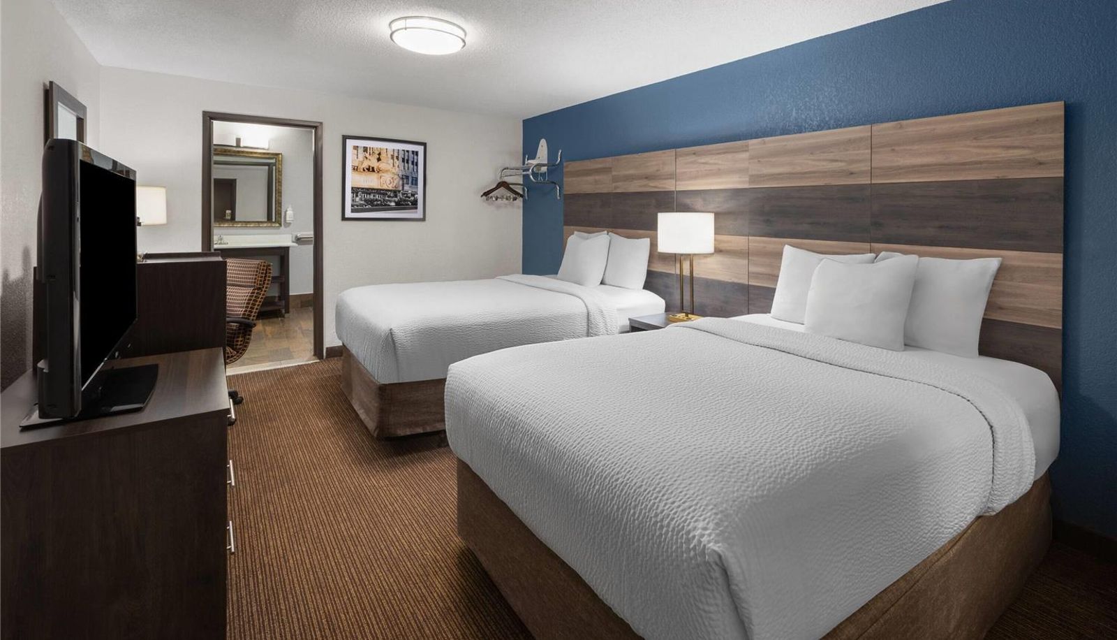 Room - Baymont by Wyndham Downtown Detroit