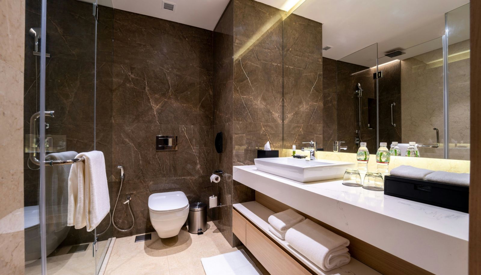 Room - Courtyard by Marriott Vadodara Sarabhai Campus