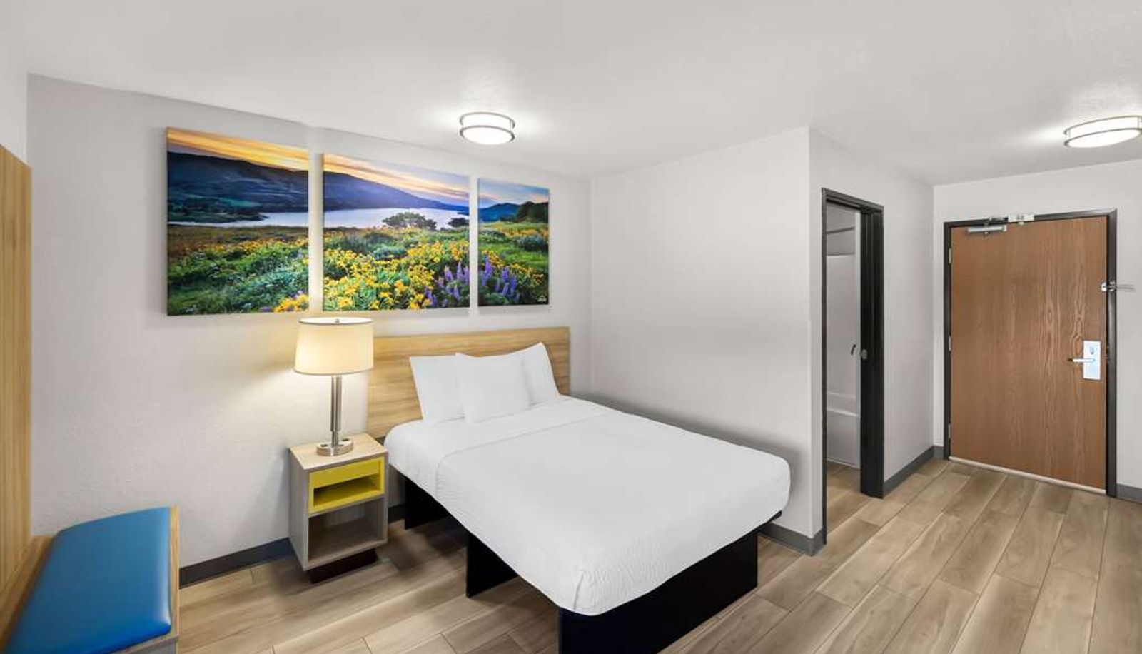 Room - Days Inn & Suites by Wyndham Rochester Mayo Clinic South