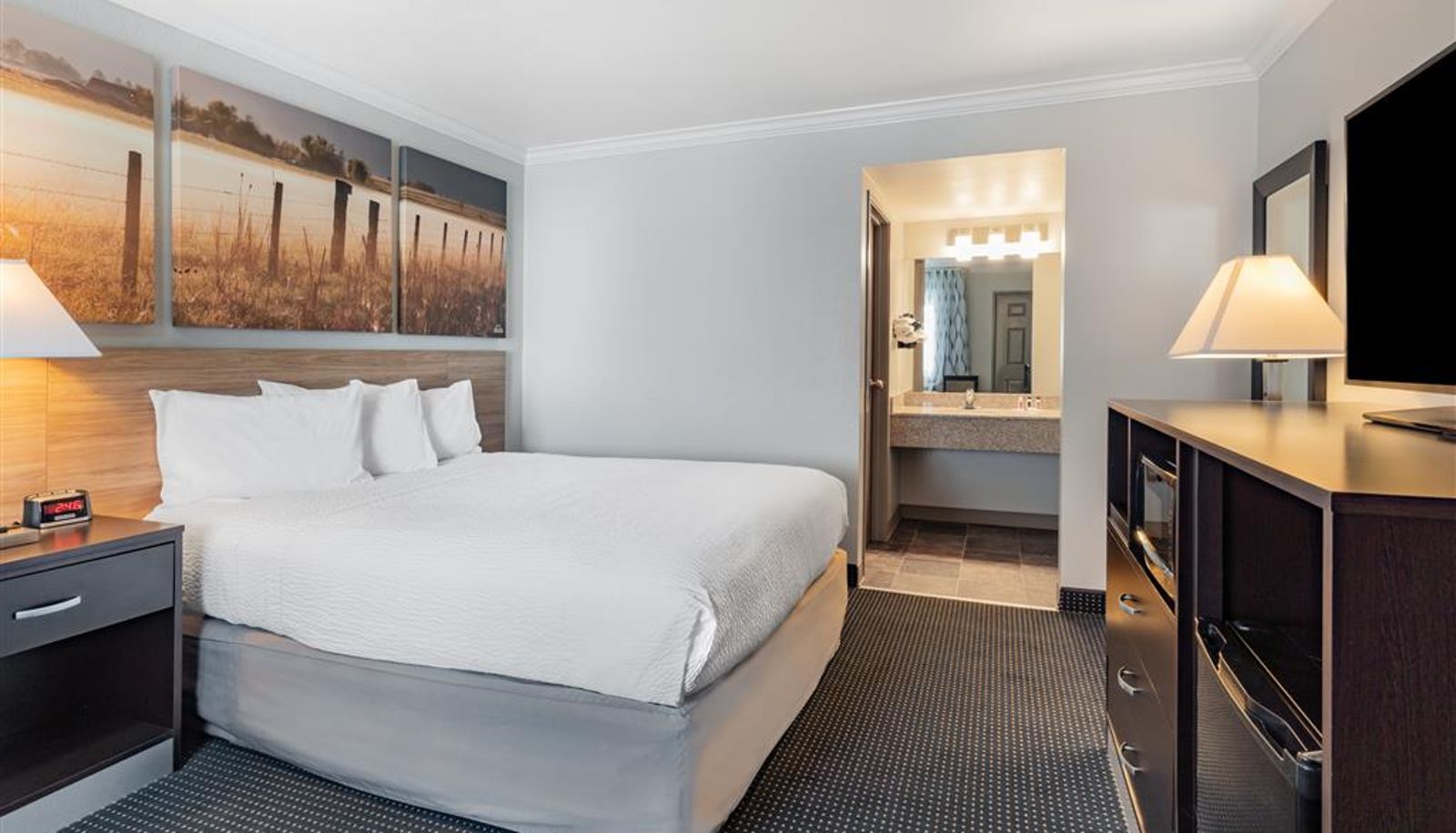 Zimmer - Days Inn By Wyndham Winnemucca
