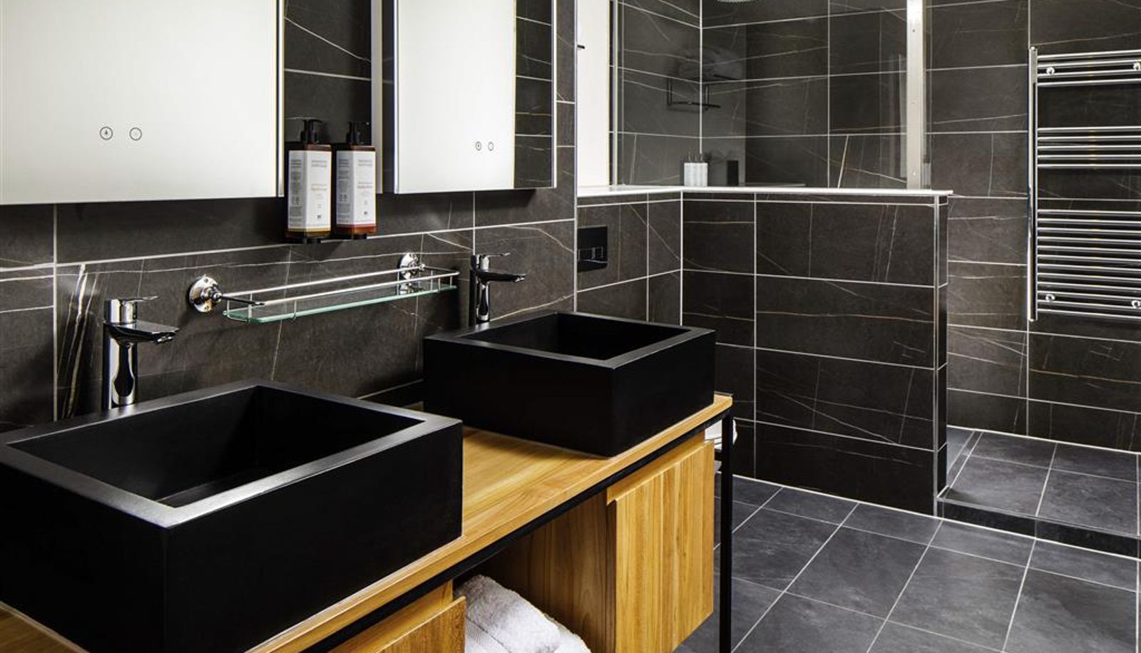 Room - Mercure Newport