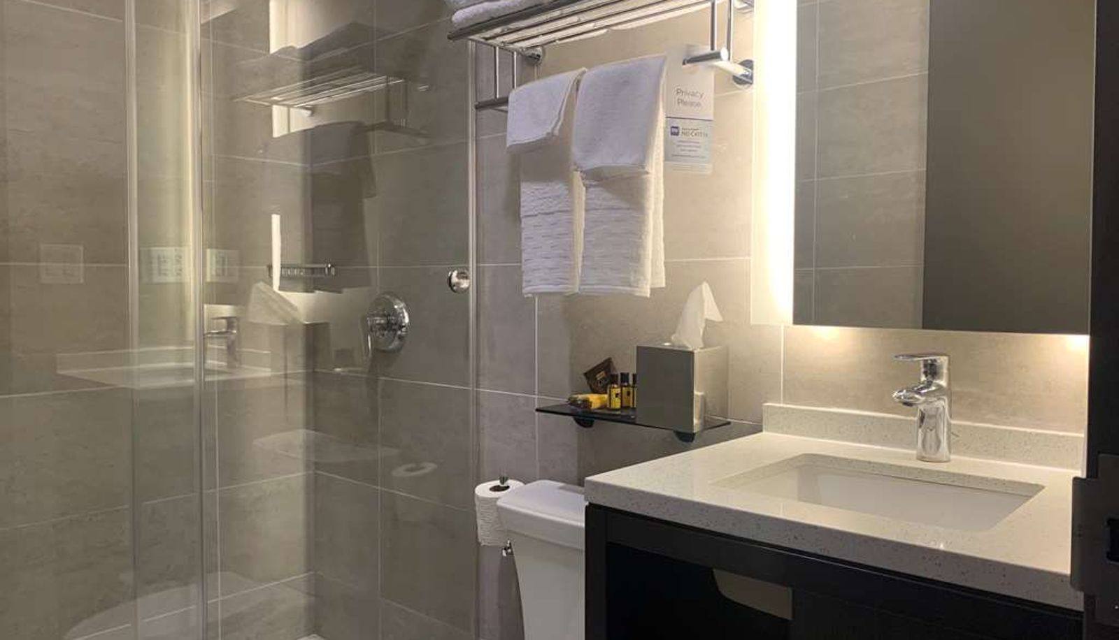 Camera - Best Western Plus Executive Residency Bronx