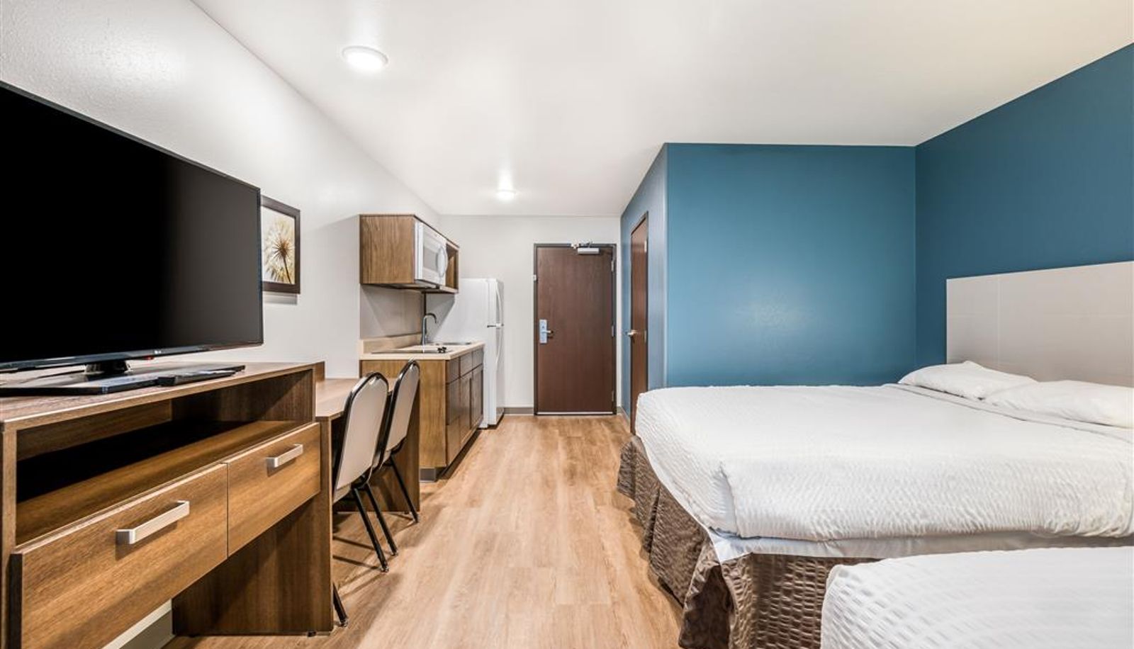 Room - WoodSpring Suites Elgin - Chicago