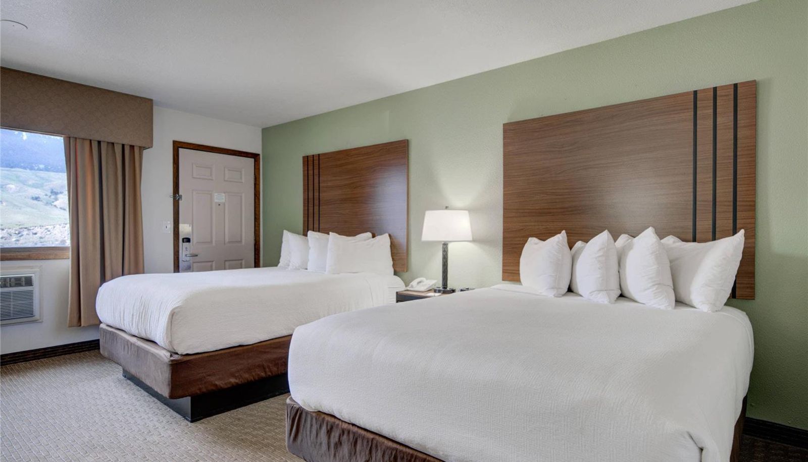 Room - Ridgeline Hotel at Yellowstone an Ascend Collection Hotel