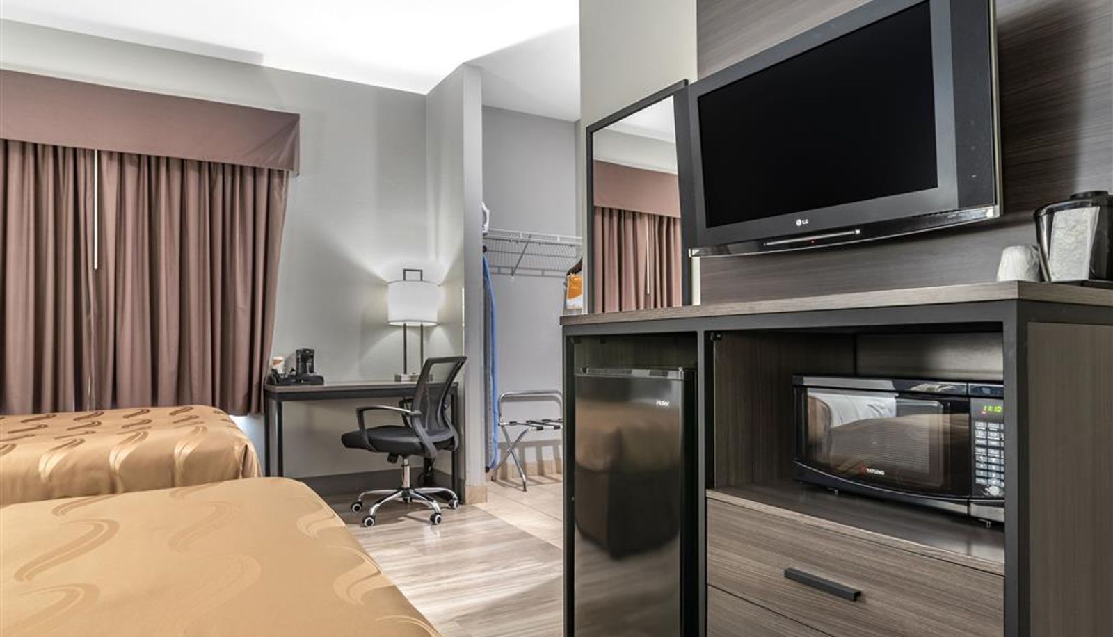 Zimmer - Quality Inn & Suites Demopolis