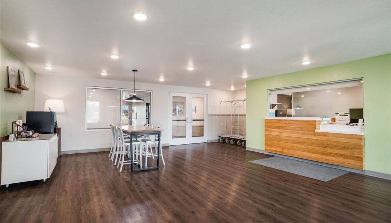 Hall - WoodSpring Suites Sulphur - Lake Charles