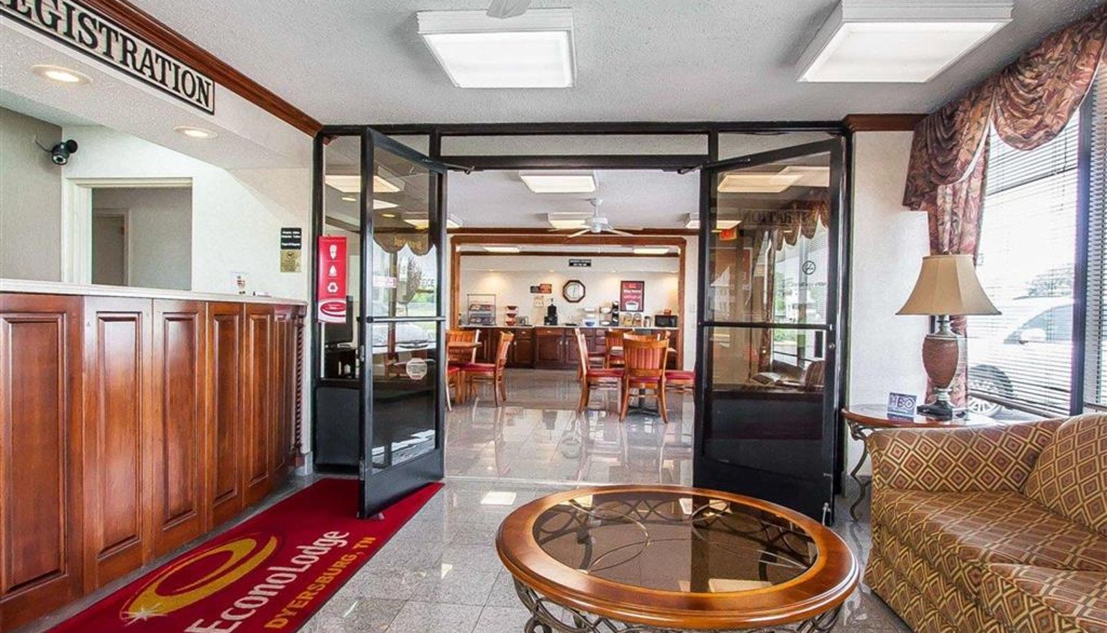 Hall - Econo Lodge Dyersburg I-155