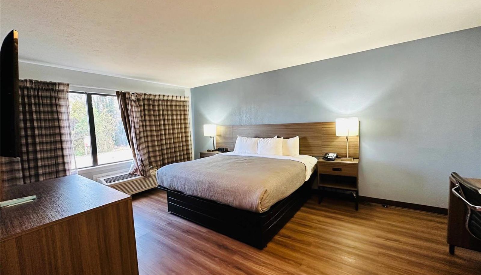 Suite - Quality Inn - On The Lake Clarksville-Boydton
