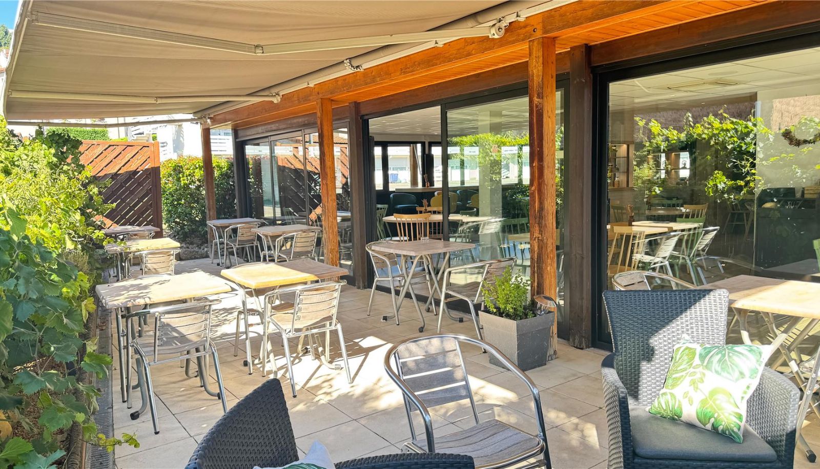 Restaurant - CAMPANILE SAINT ETIENNE CENTRE - Villars