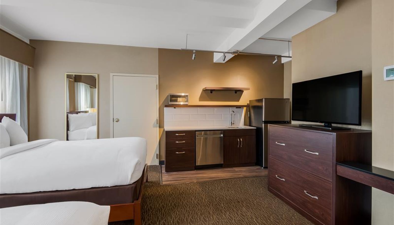 Camera - Best Western Syracuse Downtown Hotel and Suites