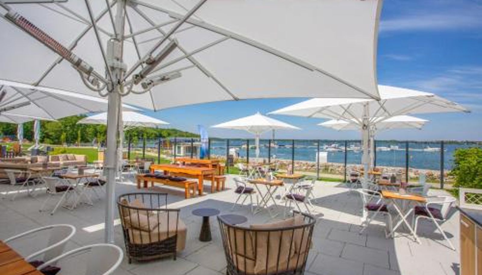 Sala prima colazione all'interno del ristorante - Maremüritz Yachthafen Resort
