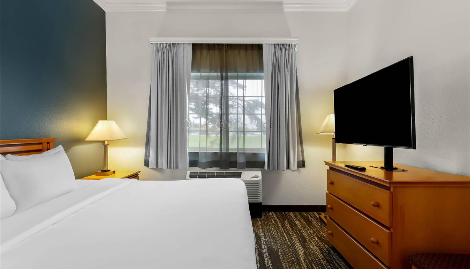 Camera - Clarion Suites Anchorage Downtown