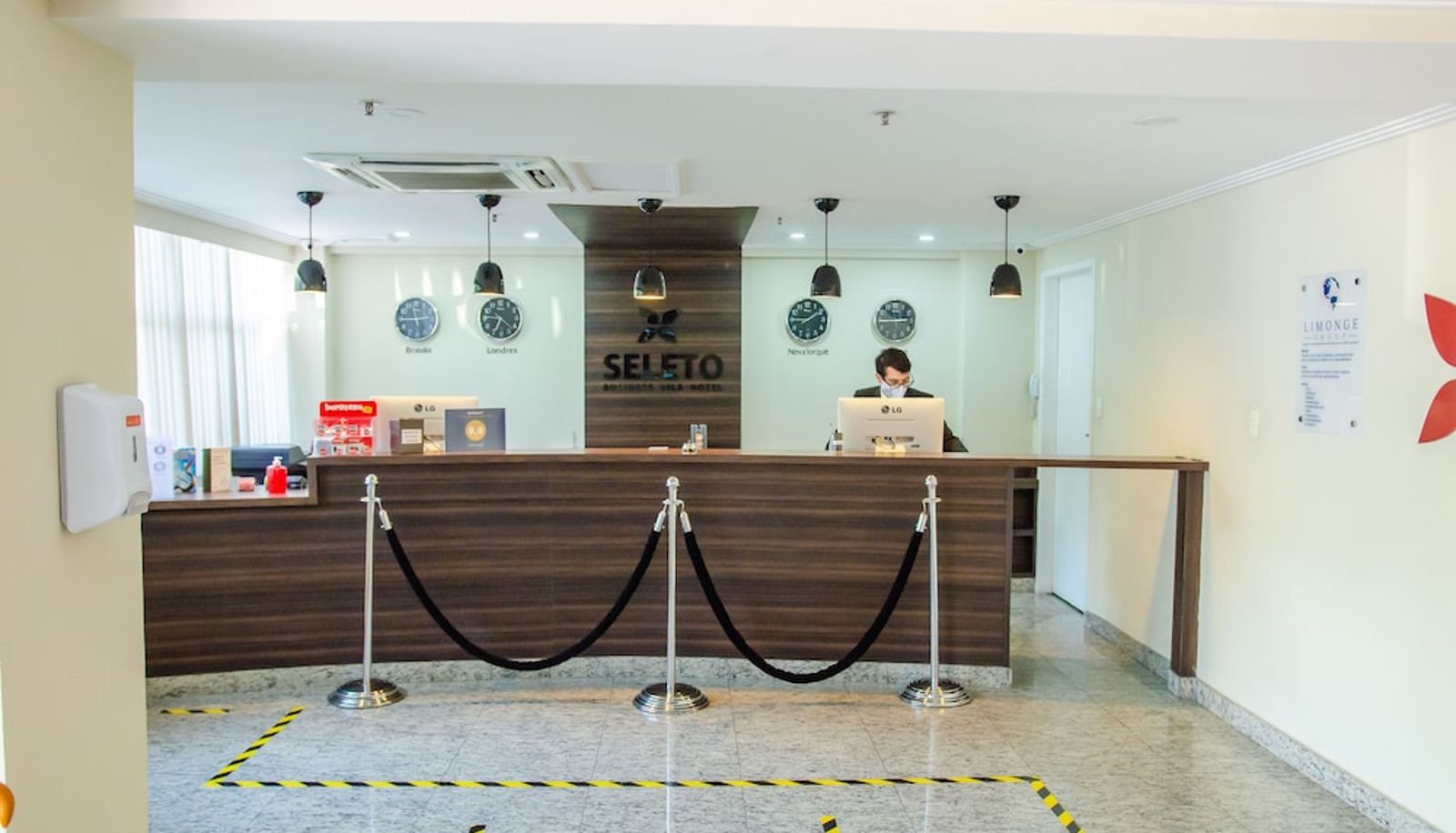 Reception - Seleto Hotel