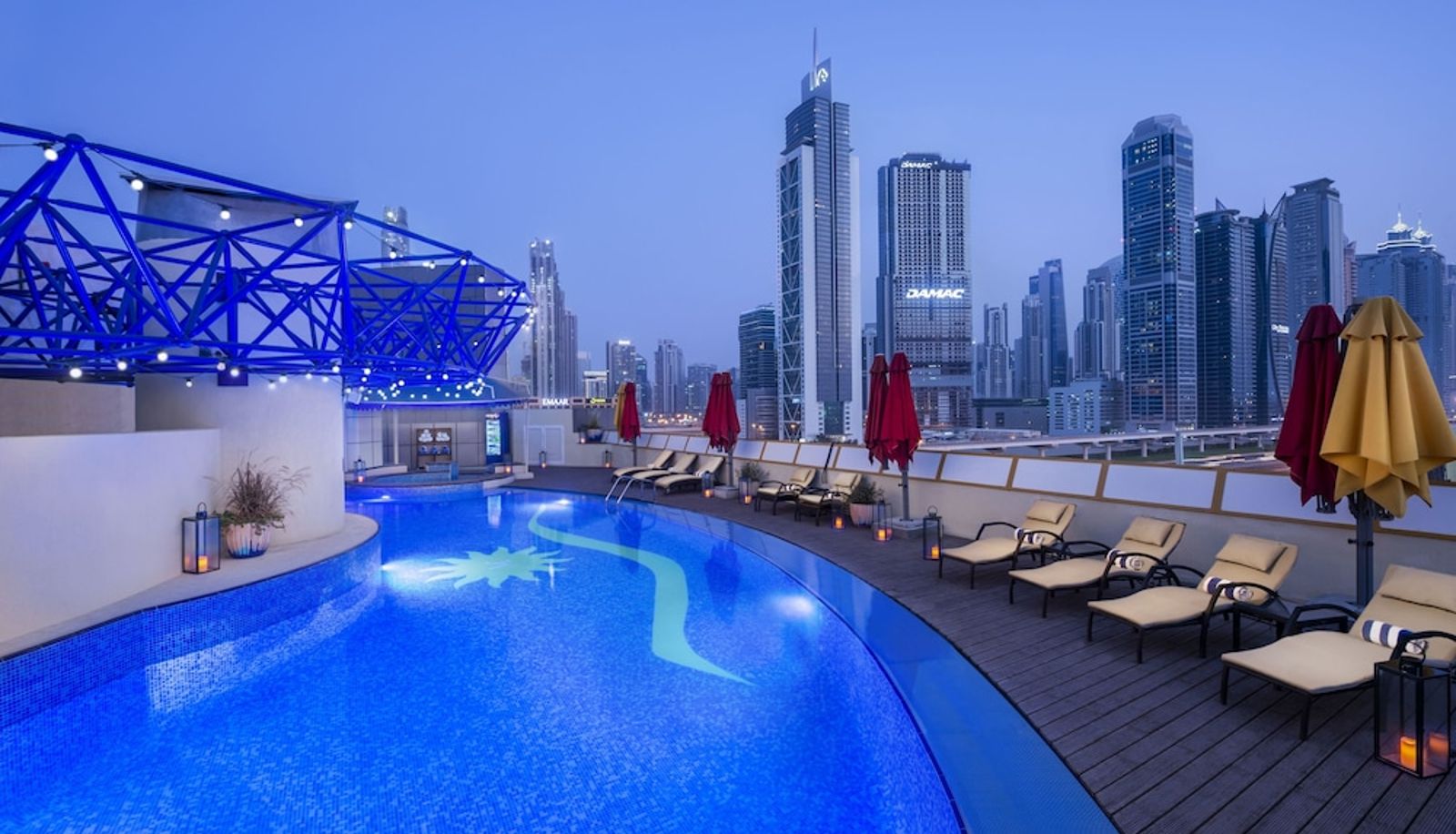 Piscina - Mazaya Centre Leva Hotel and Suites