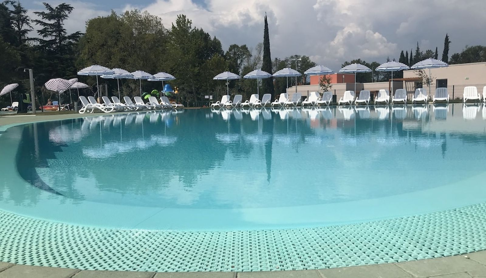 Pool - Sisan Family Resort