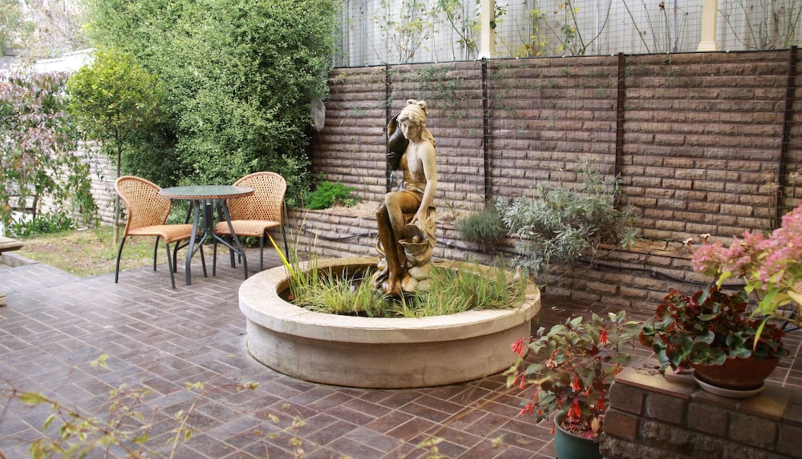 Terrace - Bathurst Heights B&B