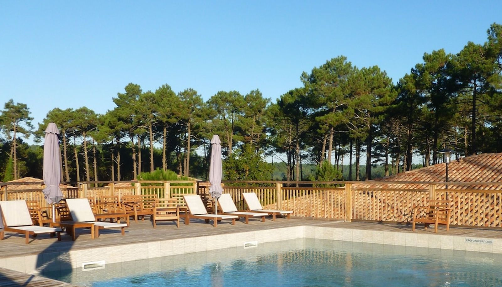 Piscina - Domaine du Ferret Restaurant & Spa