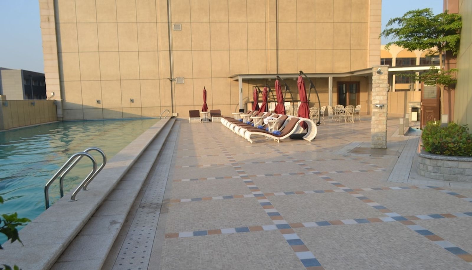 Piscine - Hôtel Kaloum