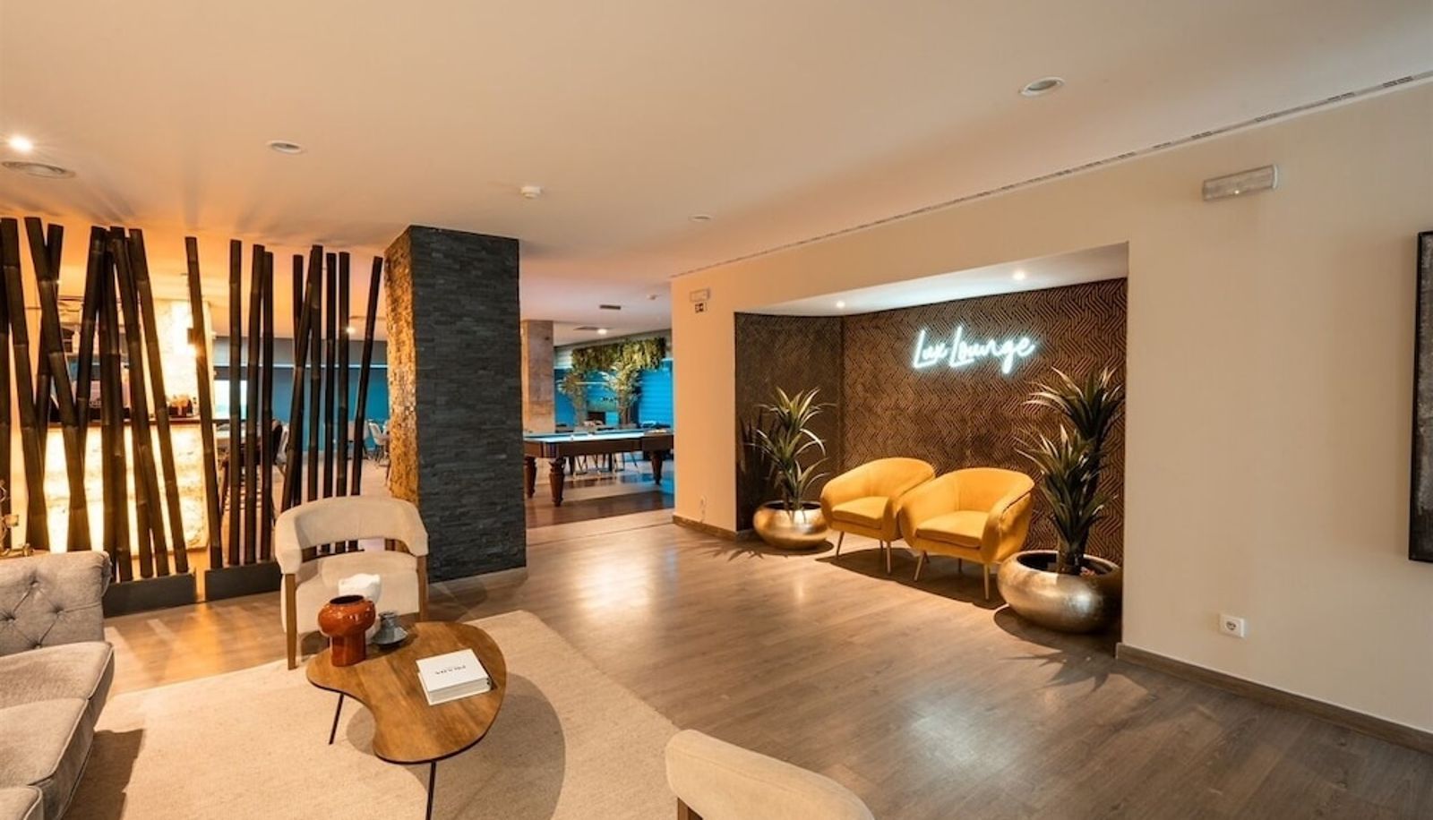 Info - 137 Lux Residence
