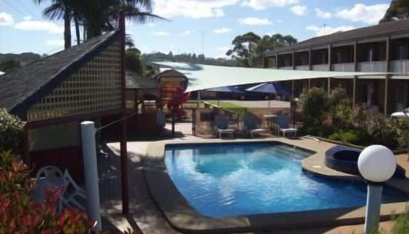 Pool - Black Swan Motor Inn