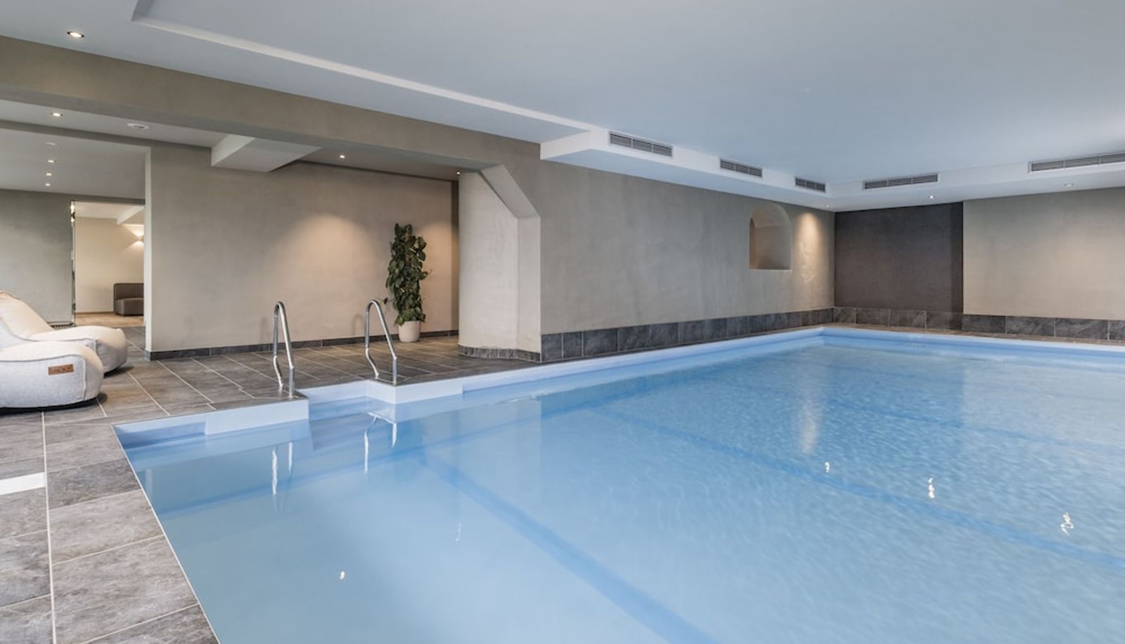 Pool - Hotel Ambet