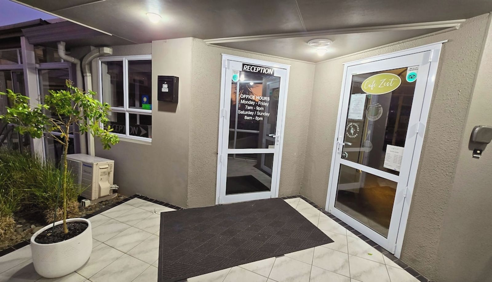 Reception - Carramar Motor Inn