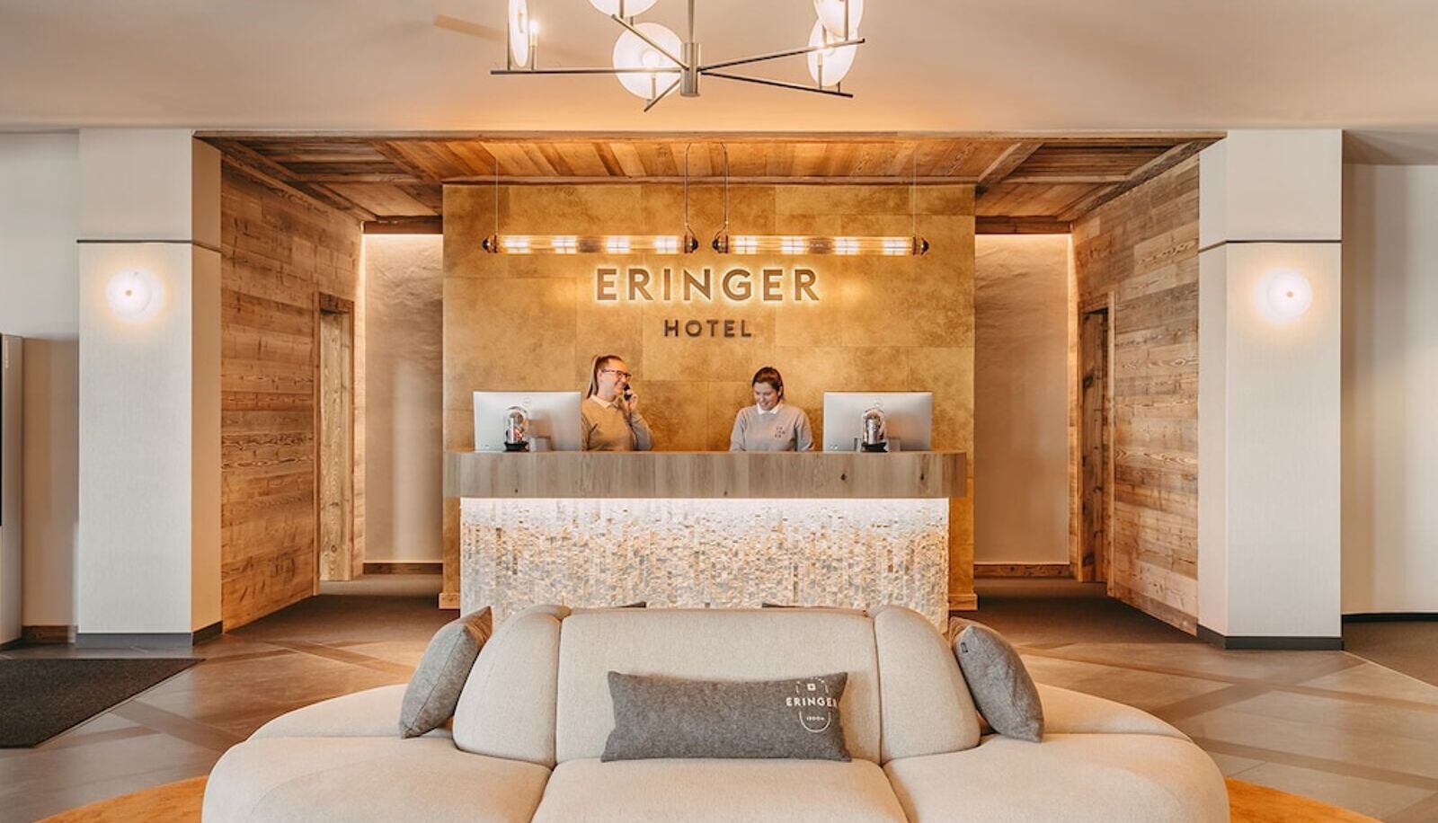 Rezeption - Eringer Hotel