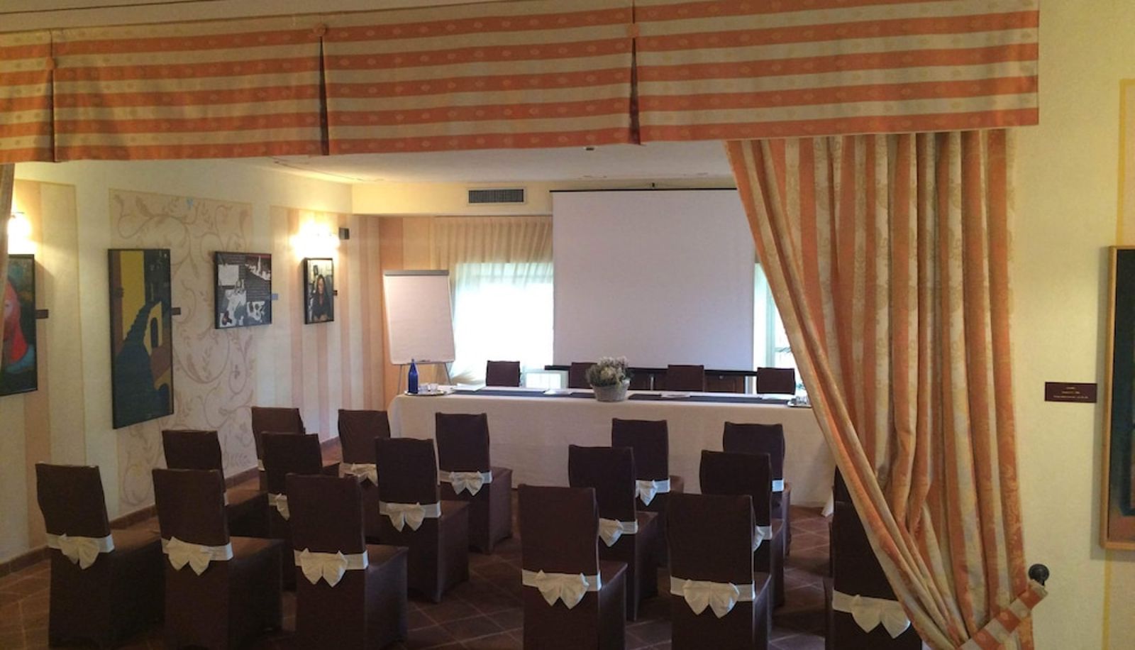 Sala na spotkanie - La Foresteria del Castello - Wellness Hotel in Dimora Storica