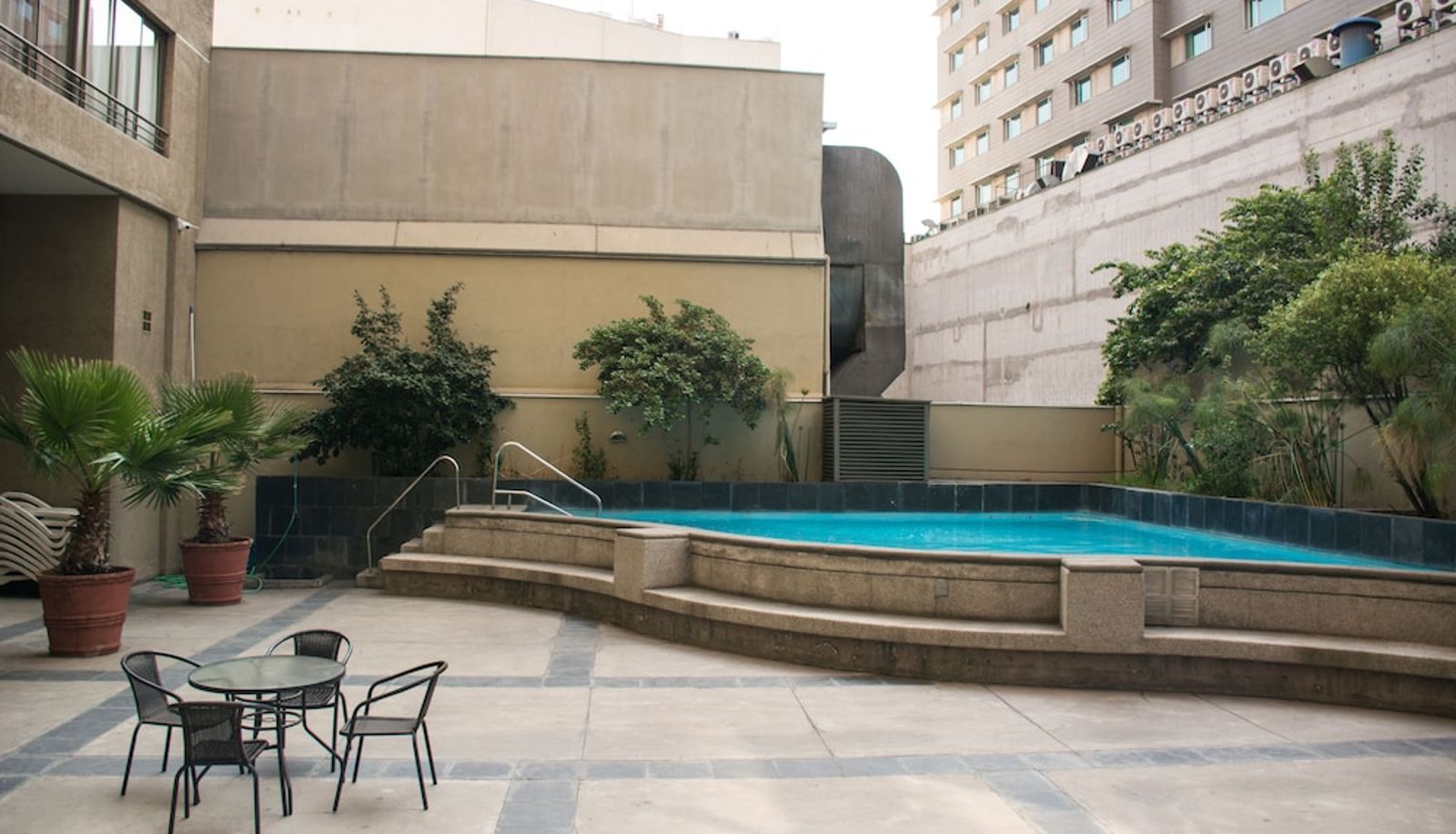 Pool - Departamentos Torre San Isidro