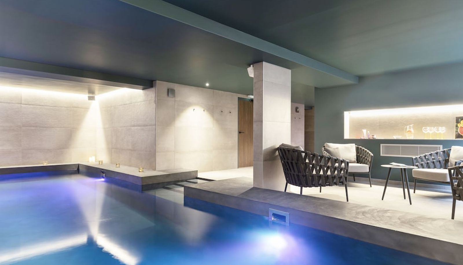 Pool - Black Bass Hotel