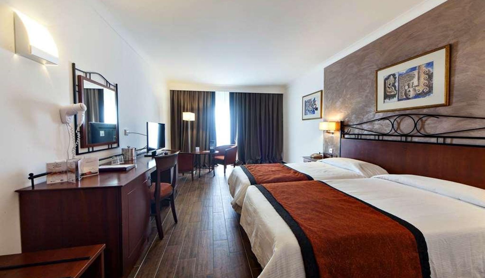Superior room (double) - H Hotel