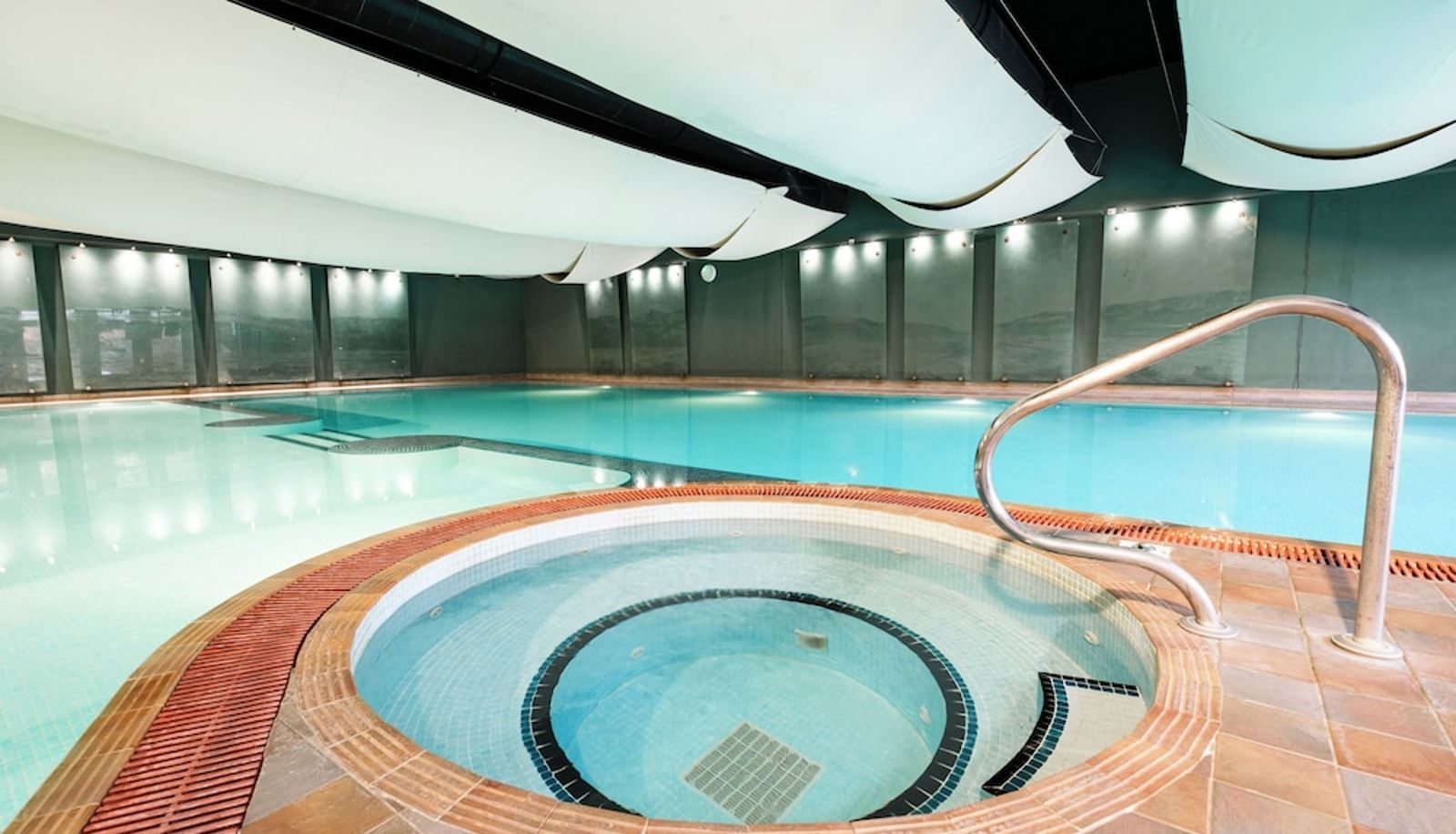 Pool - Lakeside Hotel & Spa