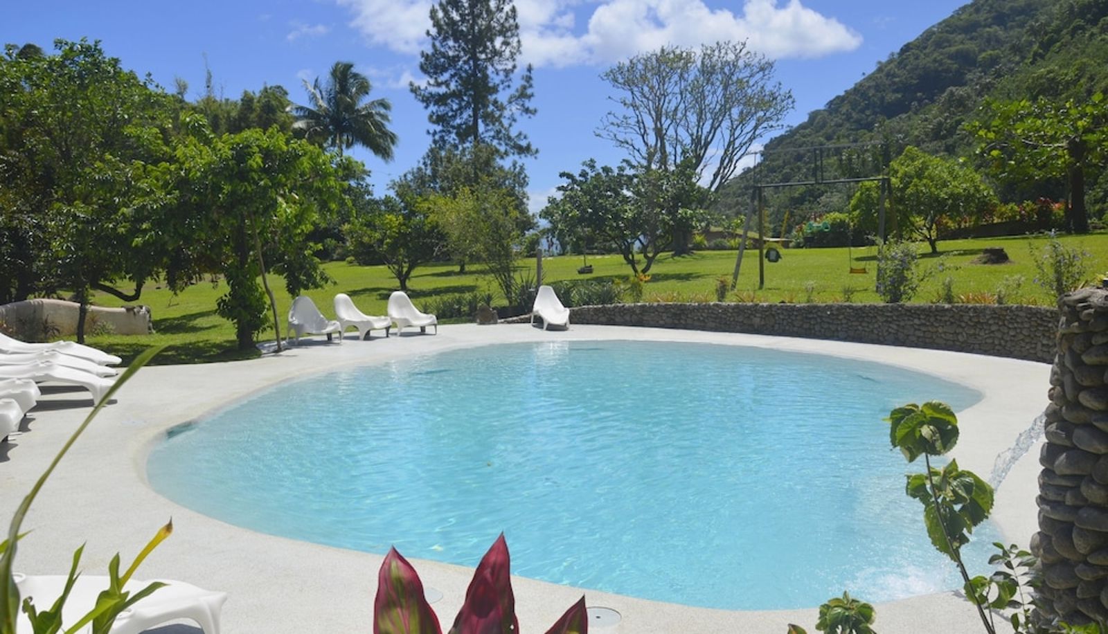Basen - Vanira Lodge