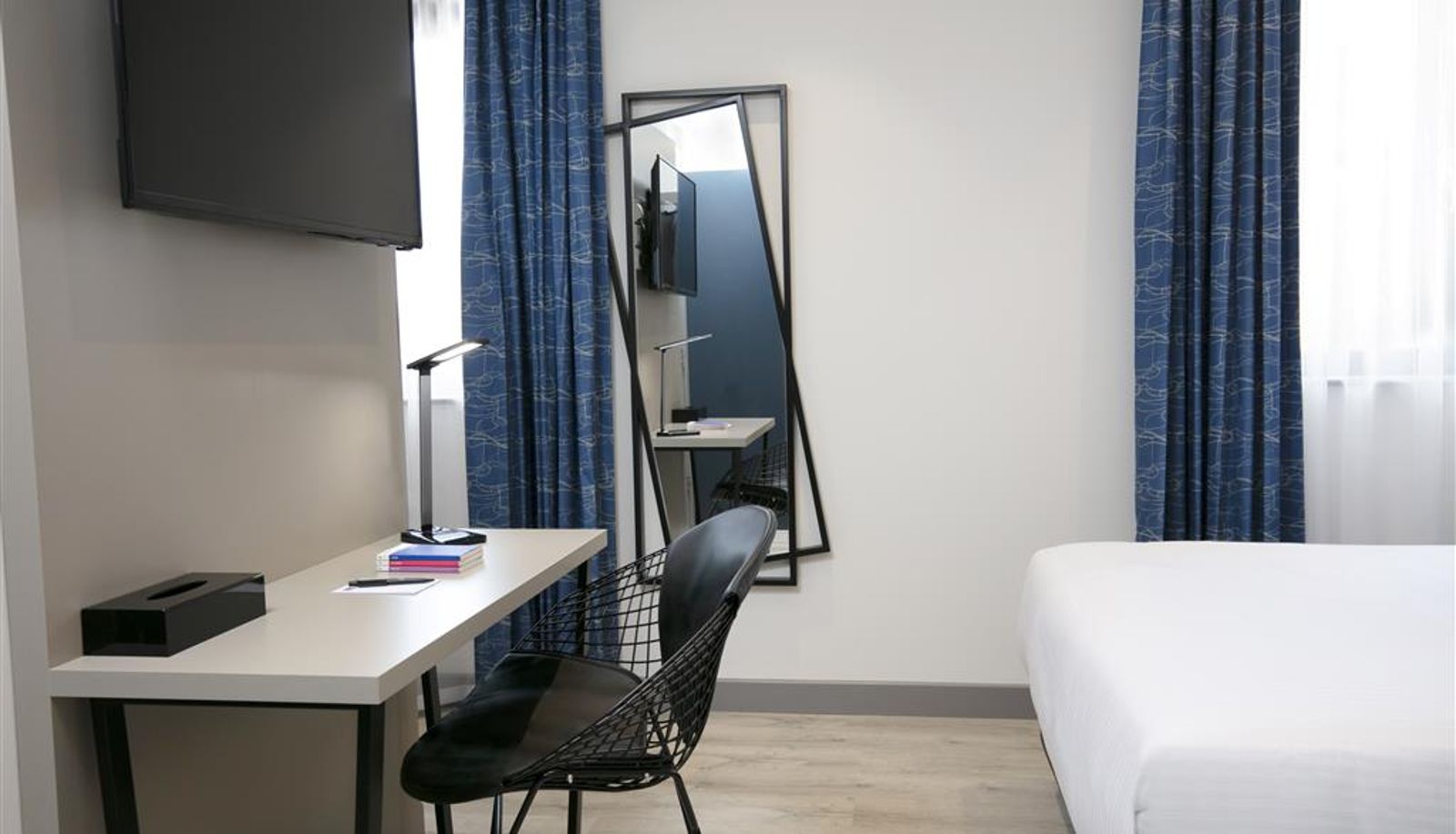Room - Spark by Hilton Luton