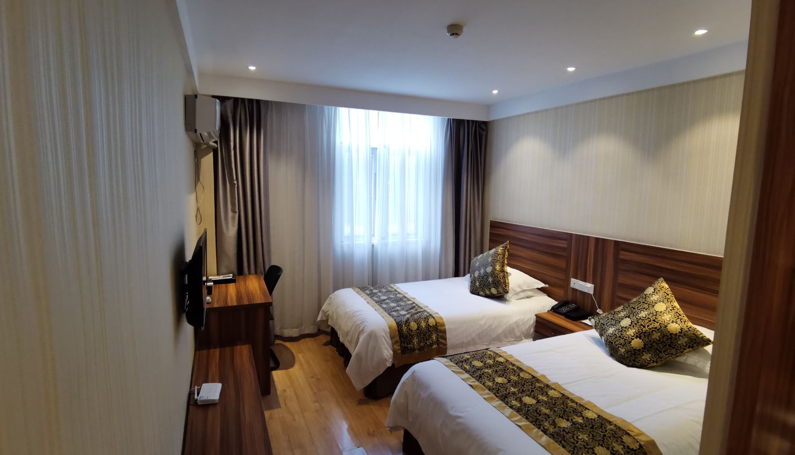 Información - Yilai Huzhou Milan Plaza Hotel