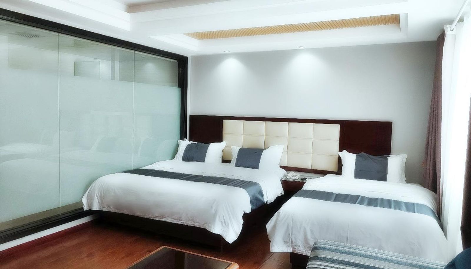 Zimmer - Yilai Liaocheng long distance bus station hotel
