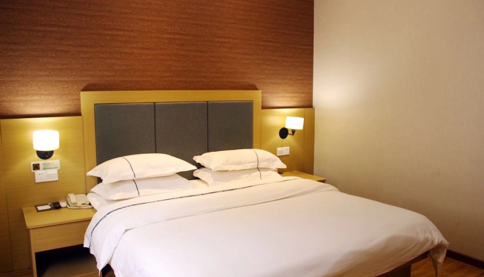 Camera - Yilai Wuhan Miaoli Road Children's Hospital Hotel