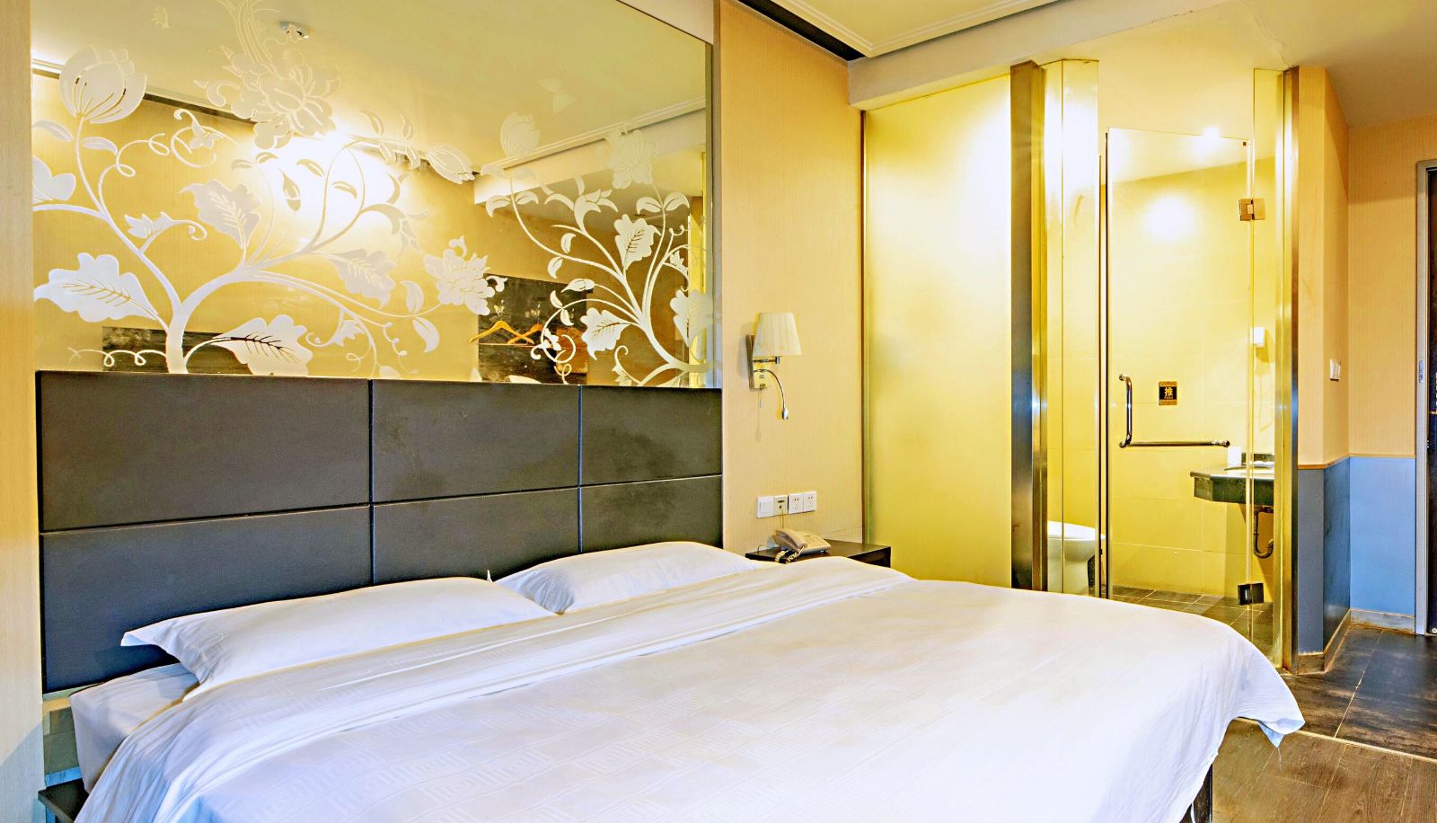 Informacje - Yilai Jinan east railway station Wangsheren Hotel