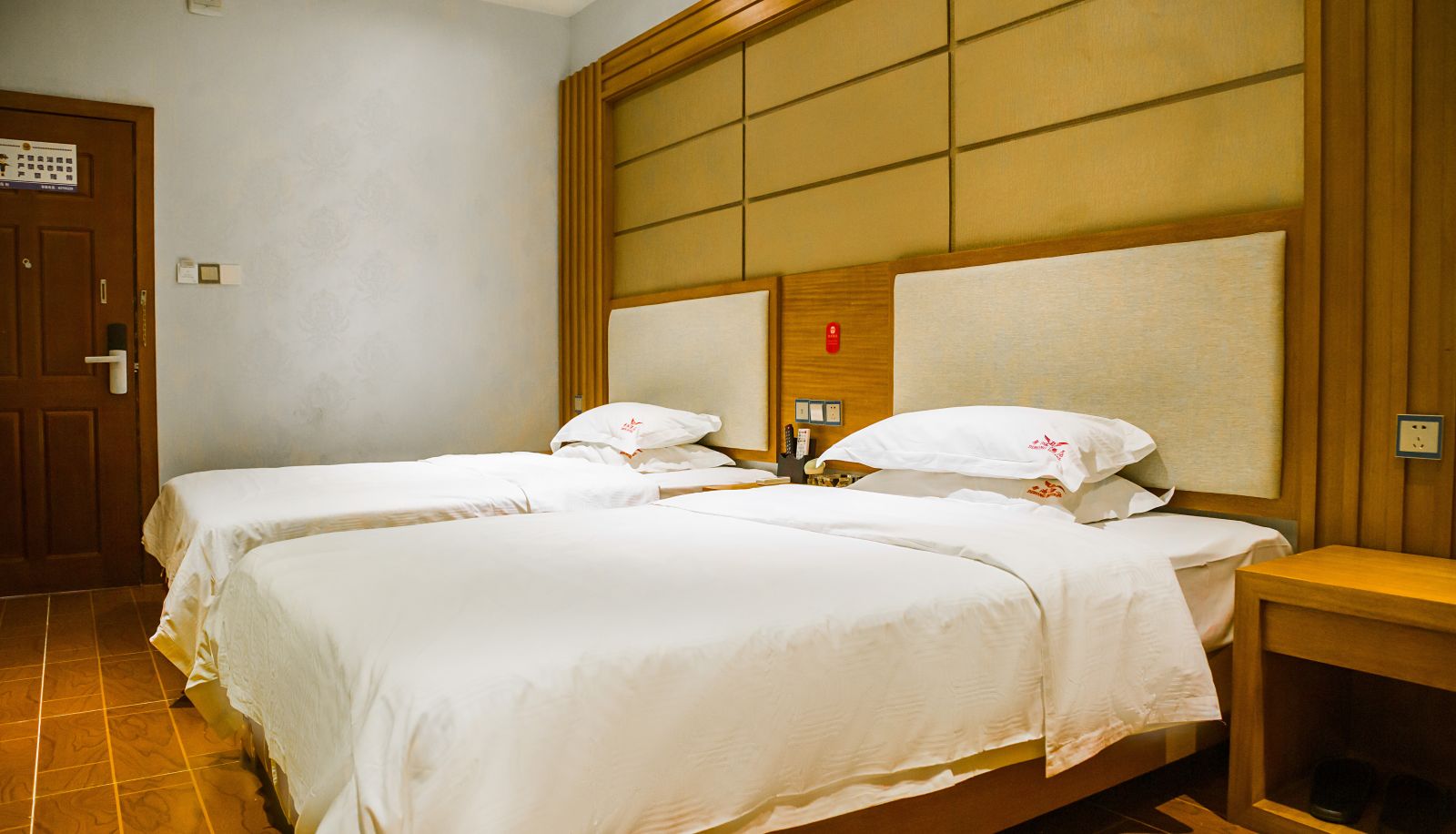 Camera - Yilai Chongqing Shapingba Railway Station Three Gorges Plaza Hotel