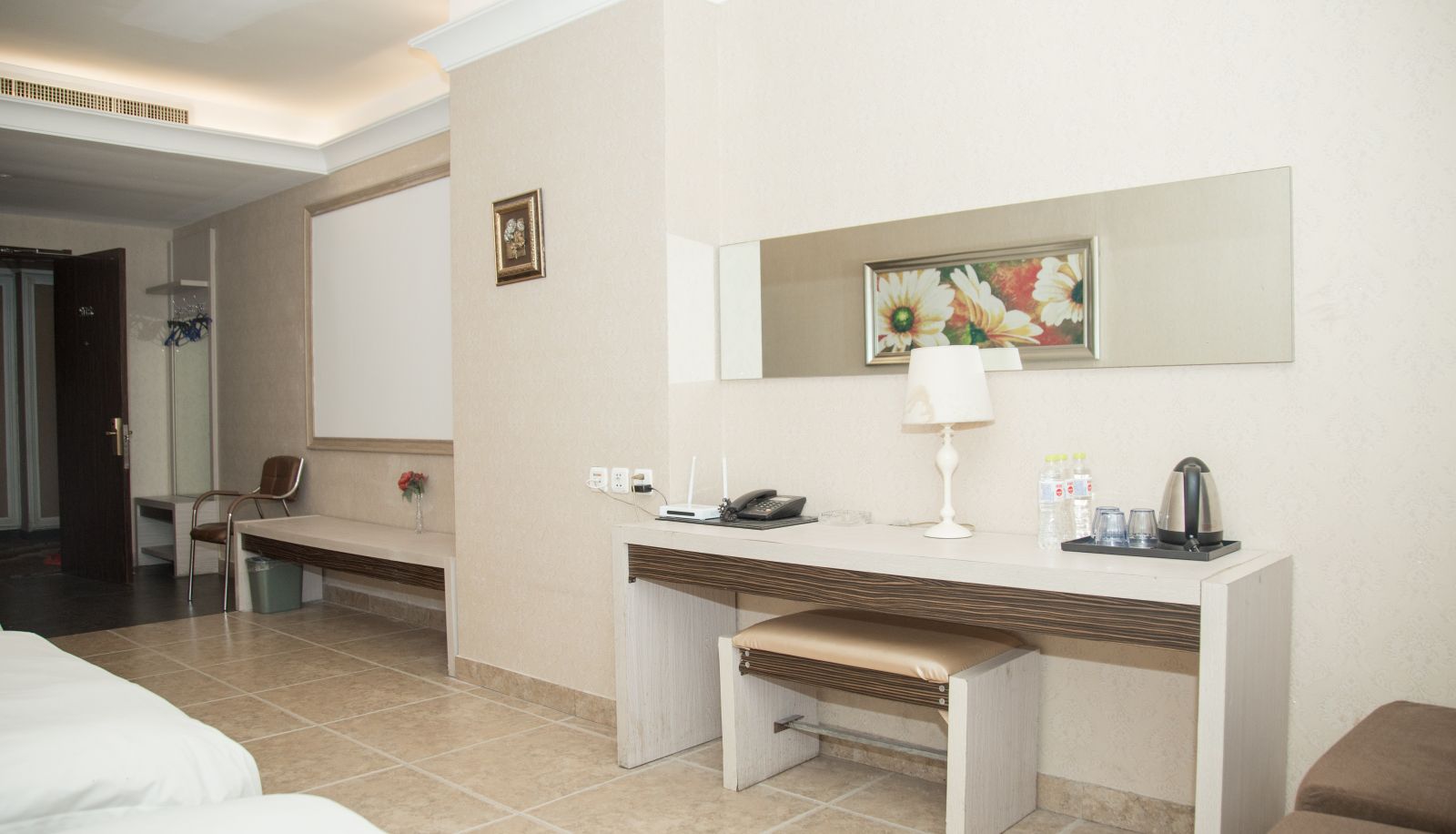 Zimmer - Yilai Yantai Railway Station Bus Terminal Hotel