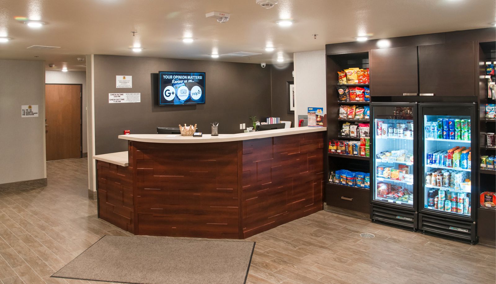 Hall - My Place Hotel-Wenatchee