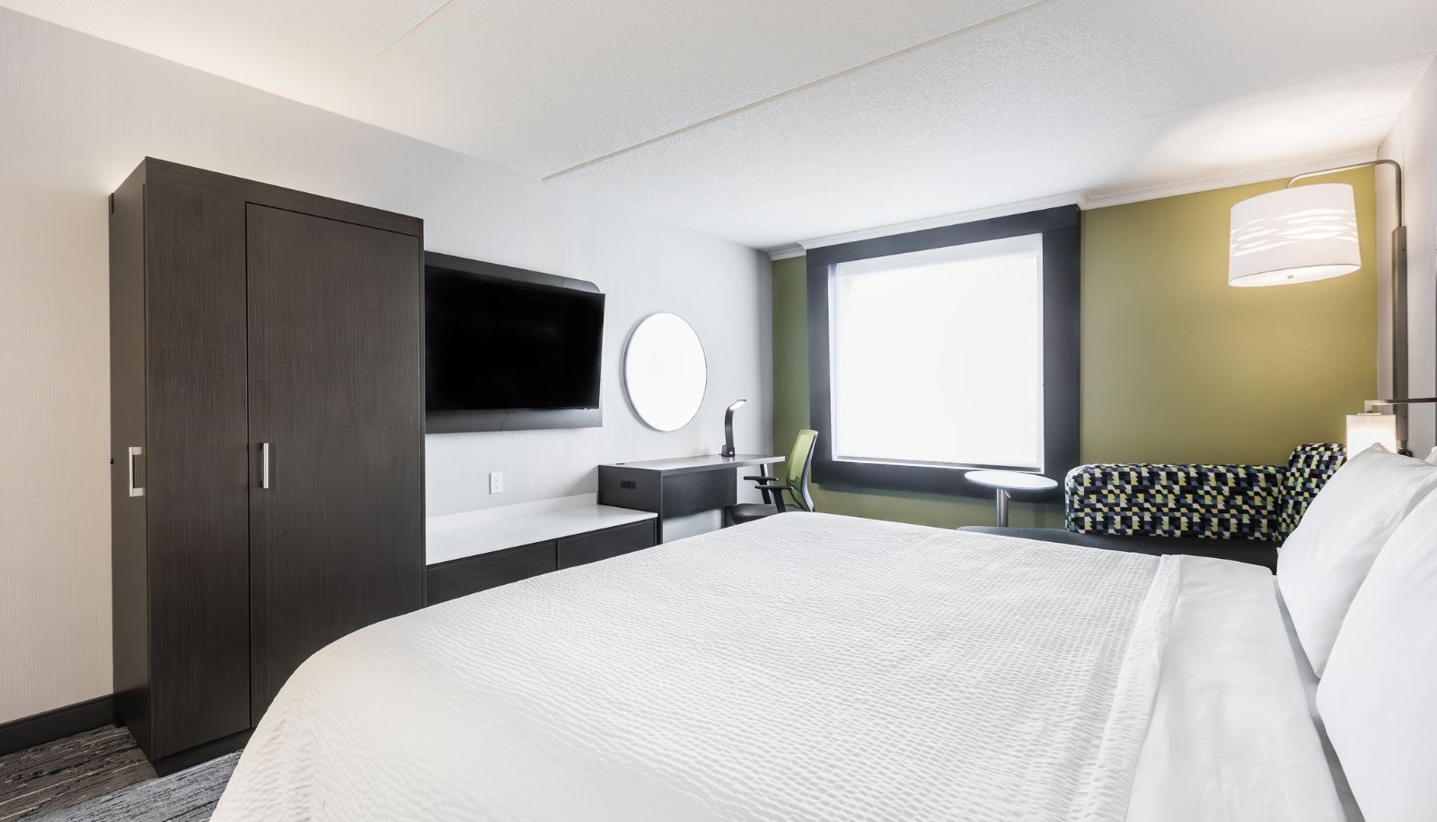 Zimmer - Holiday Inn Express & Suites TORONTO AIRPORT SOUTH by IHG