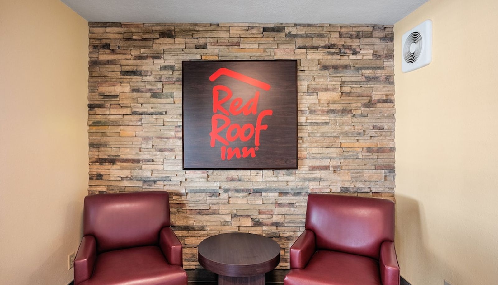 Hall - Red Roof Inn Des Moines