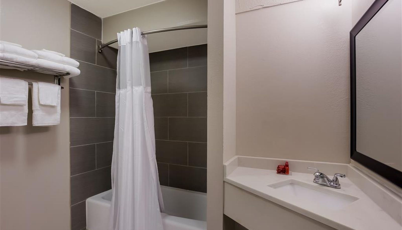 Zimmer - SureStay by Best Western Higginsville