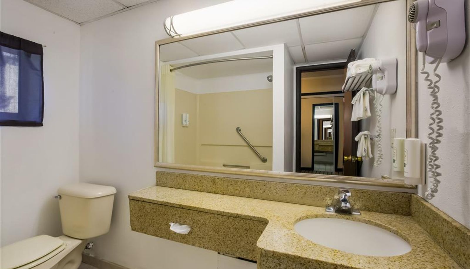 Room - Quality Inn & Suites Millville
